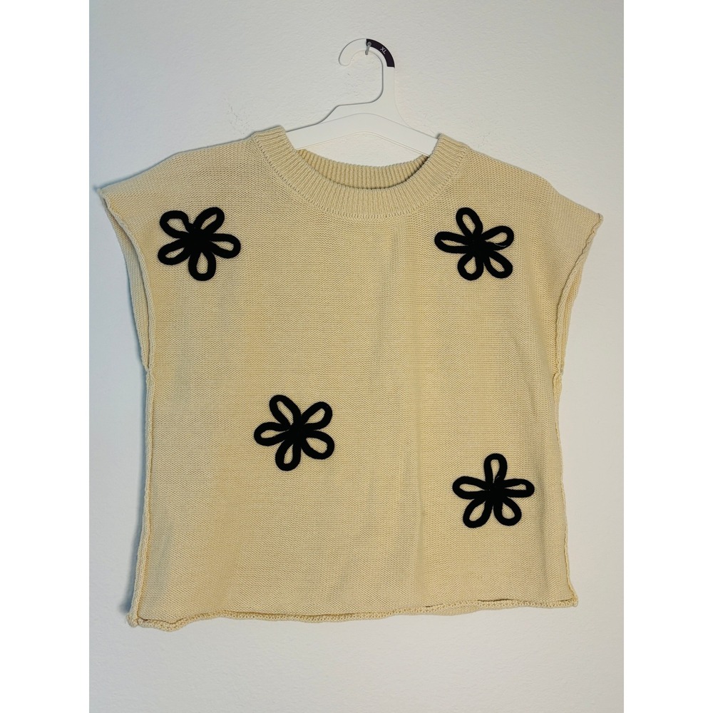 La February Cream Knit Flower Applique Sweater Vest Small Black Floral Boxy Boho